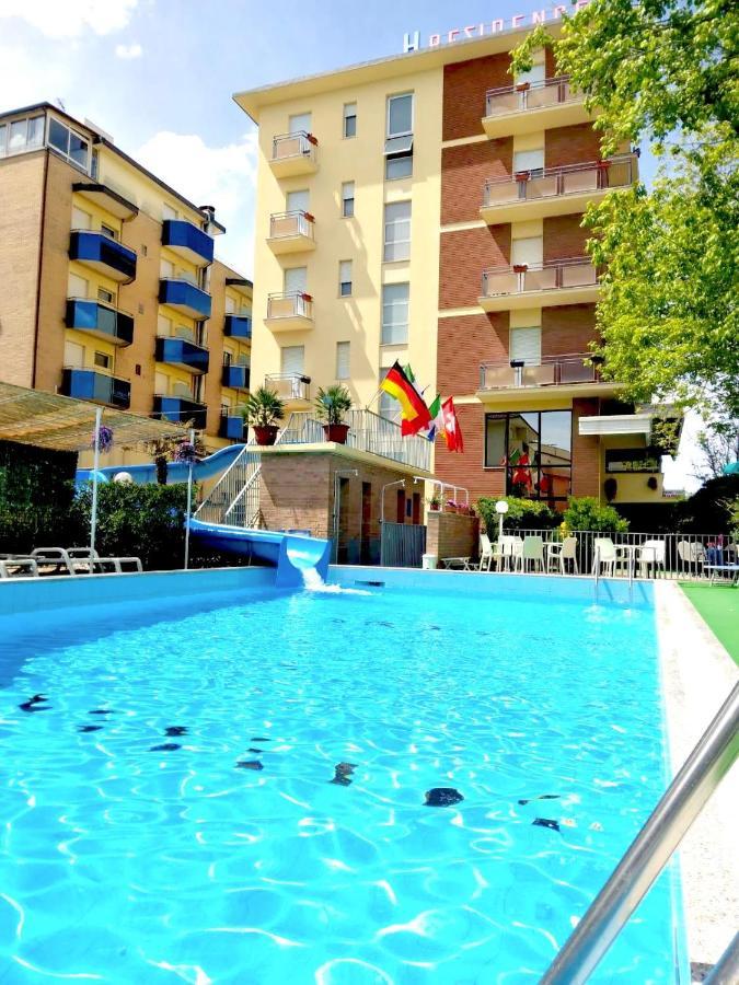 Club Hotel Residence เชเซนาติโก ภายนอก รูปภาพ