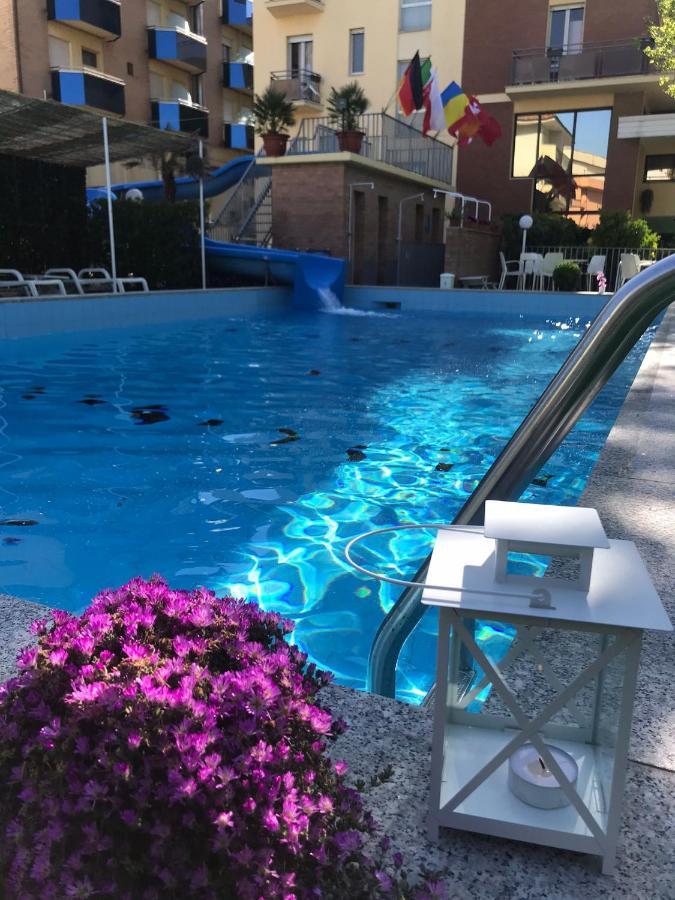Club Hotel Residence เชเซนาติโก ภายนอก รูปภาพ