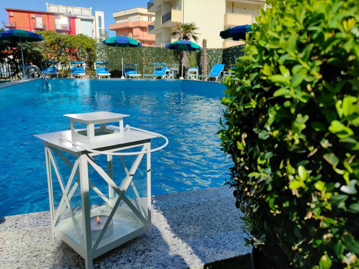 Club Hotel Residence เชเซนาติโก ภายนอก รูปภาพ