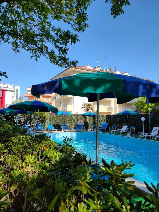 Club Hotel Residence เชเซนาติโก ภายนอก รูปภาพ